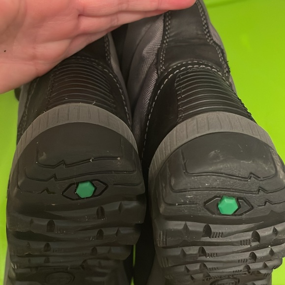 Timberland snow boots. Womens size 9 - Picture 8 of 9